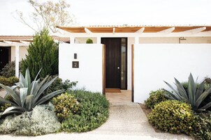 Premier Room | Premium bedding, memory foam beds, free minibar, blackout drapes