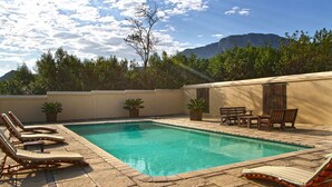 Outdoor pool - Sea Villa Glen Craig (Pringle Bay)