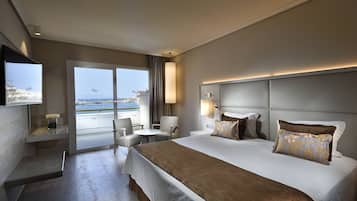 Double Room, Balcony, Partial Sea View (2 adults) | Minibar, desk, blackout drapes, iron/ironing board