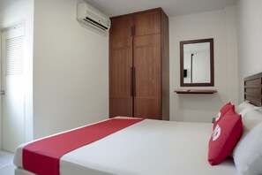 Desk, free WiFi - OYO 1032 Beds Patong (Patong)