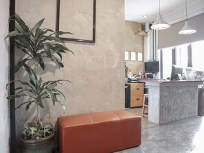 Interior entrance - OYO 1032 Beds Patong (Patong)