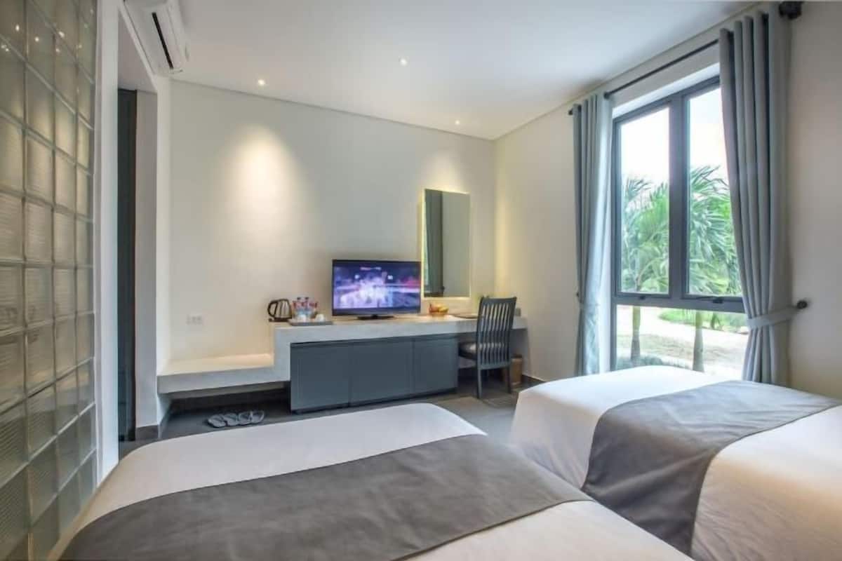 Minibar, Schreibtisch, Verdunkelungsvorhänge, schallisolierte Zimmer