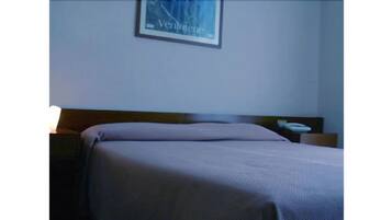 Camera doppia | Minibar, una cassaforte in camera, una scrivania, insonorizzazione