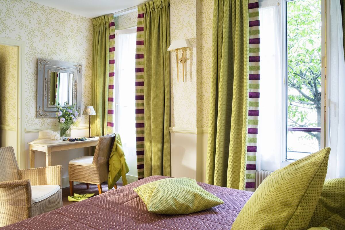 Triple Room | In-room safe, blackout drapes, soundproofing