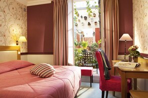 In-room safe, individually decorated, individually furnished - Hotel d'Albion (Paris)