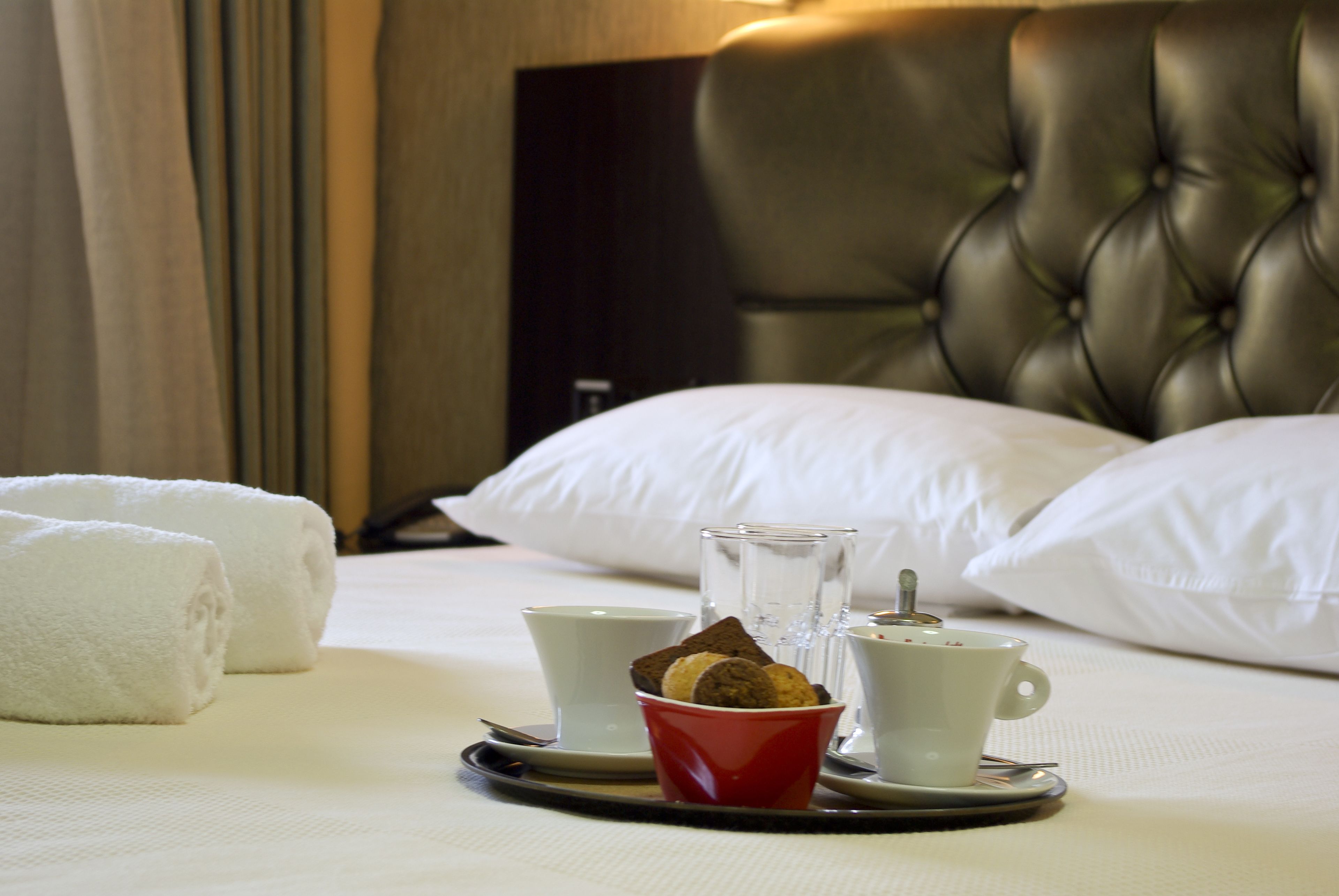 standard double room | in-room safe, desk, soundproofing, iron/ironing board