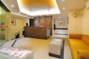 Interior entrance - Hotel Aura, IGI Airport (New Delhi)