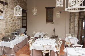 Breakfast area - Hotel Palacio de Monjaraz (Ávila)
