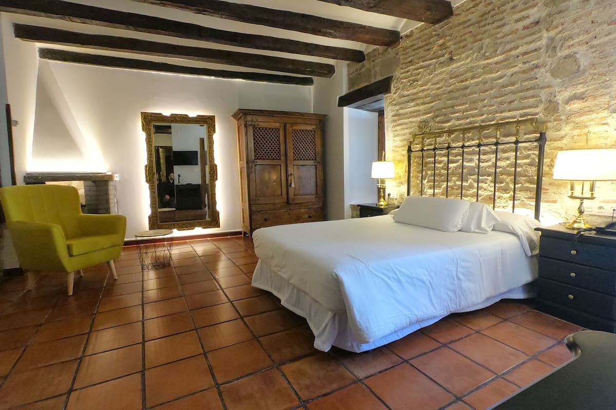 Minibar, free cots/infant beds, rollaway beds, free WiFi