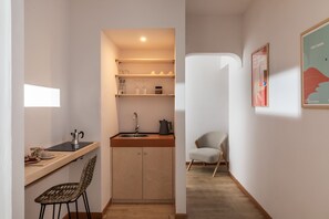 スーペリア アパートメント | リビング エリア | 薄型テレビ