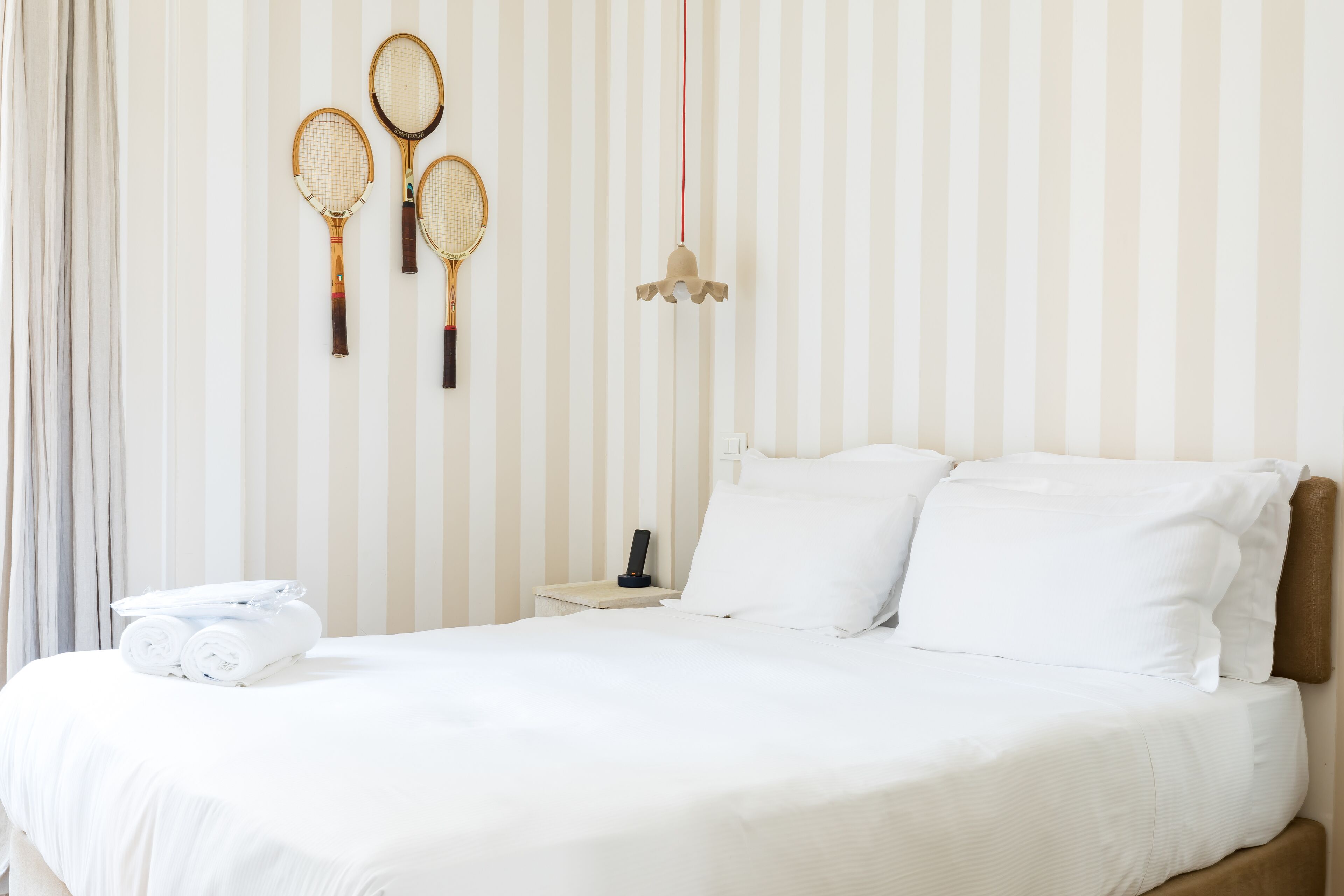 1 bedroom, egyptian cotton sheets, premium bedding, down duvets