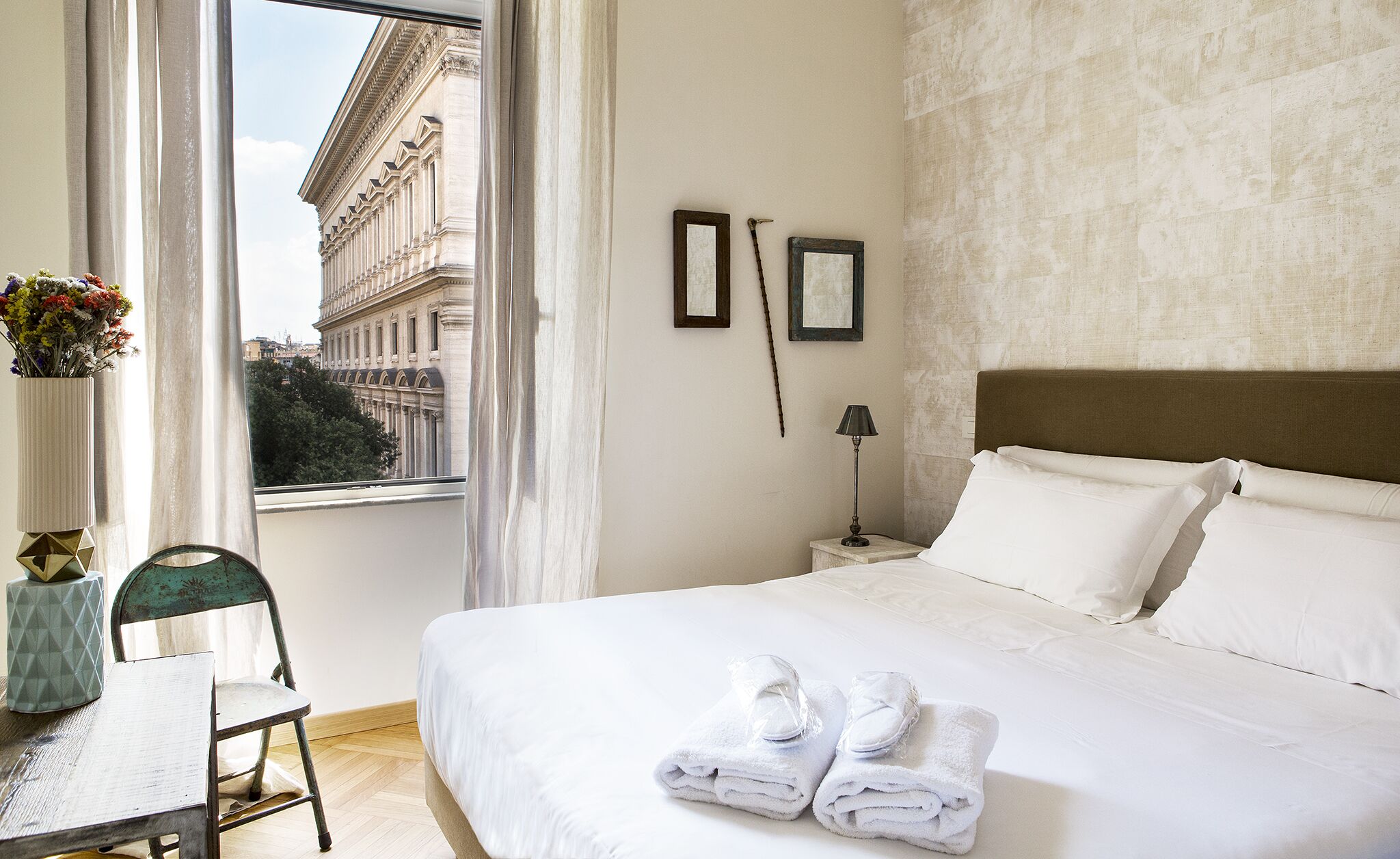 Habitación triple | Sábanas de algodón egipcio, ropa de cama de alta calidad y edredón 