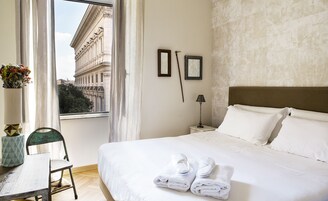 三人房 | 埃及棉床单、高档床上用品、羽绒被、迷你吧