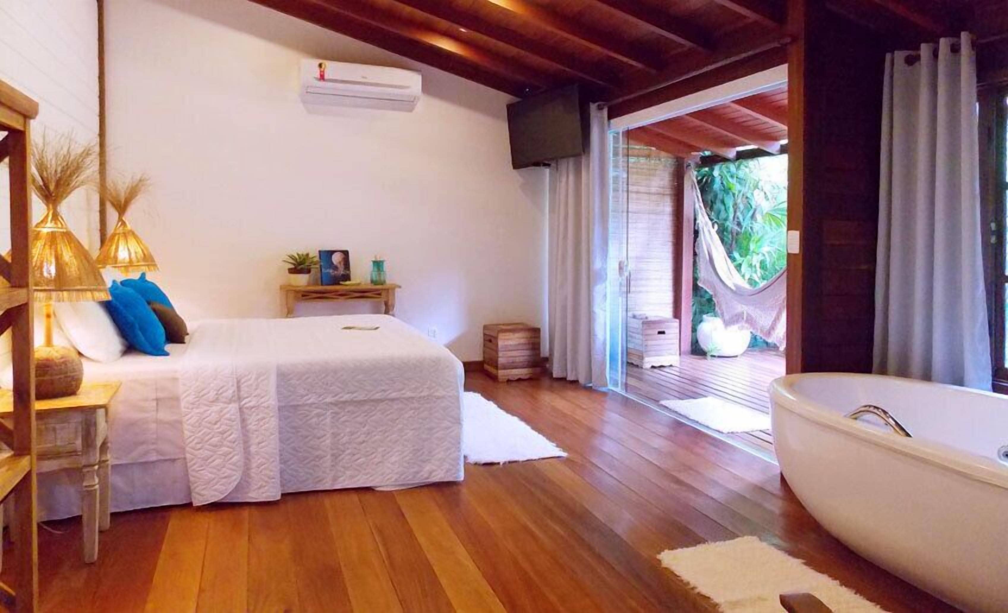 Standard VIP | Minibar, in-room safe, blackout curtains, bed sheets