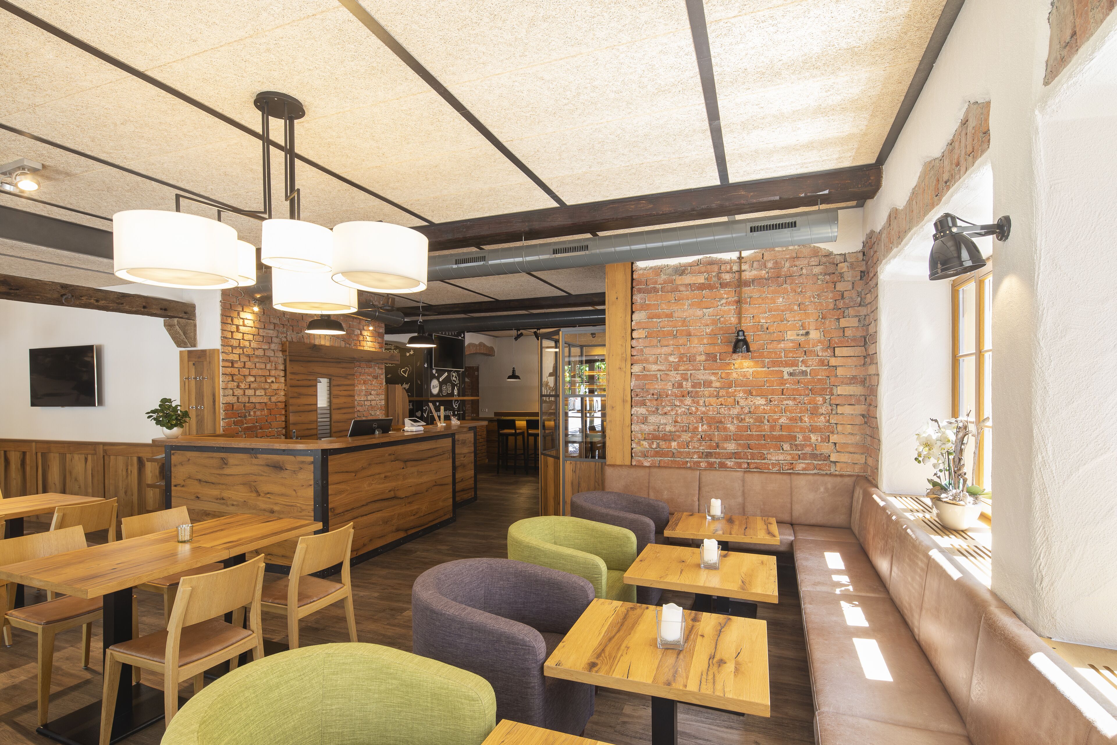 Daily buffet breakfast (EUR 12.9 per person)