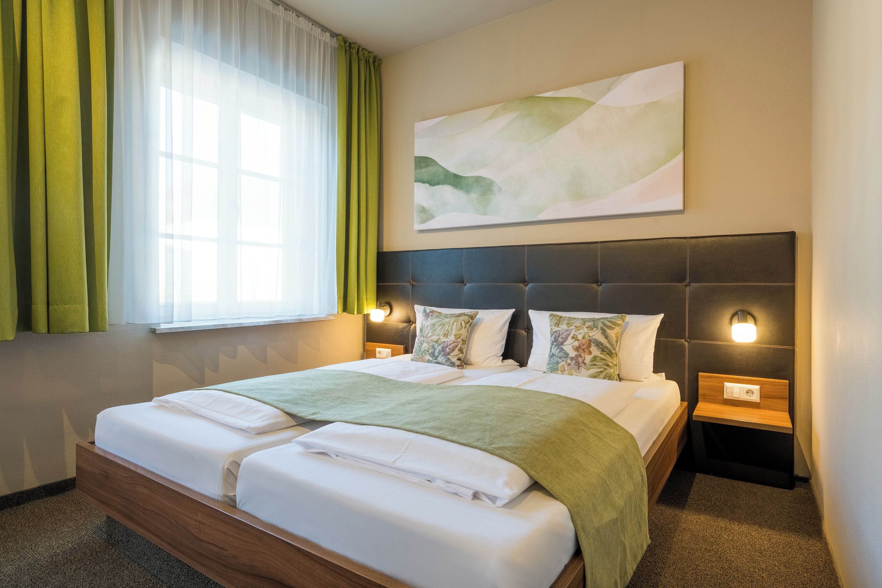 Chambre double | Literie hypoallergénique, rideaux d’obscurcissement
