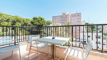 ์ํผ๋ฆฌ์ด ์ค์ํธ, ์นจ์ค 2๊ฐ, ํ
๋ผ์ค | ๋ฐ์ฝ๋