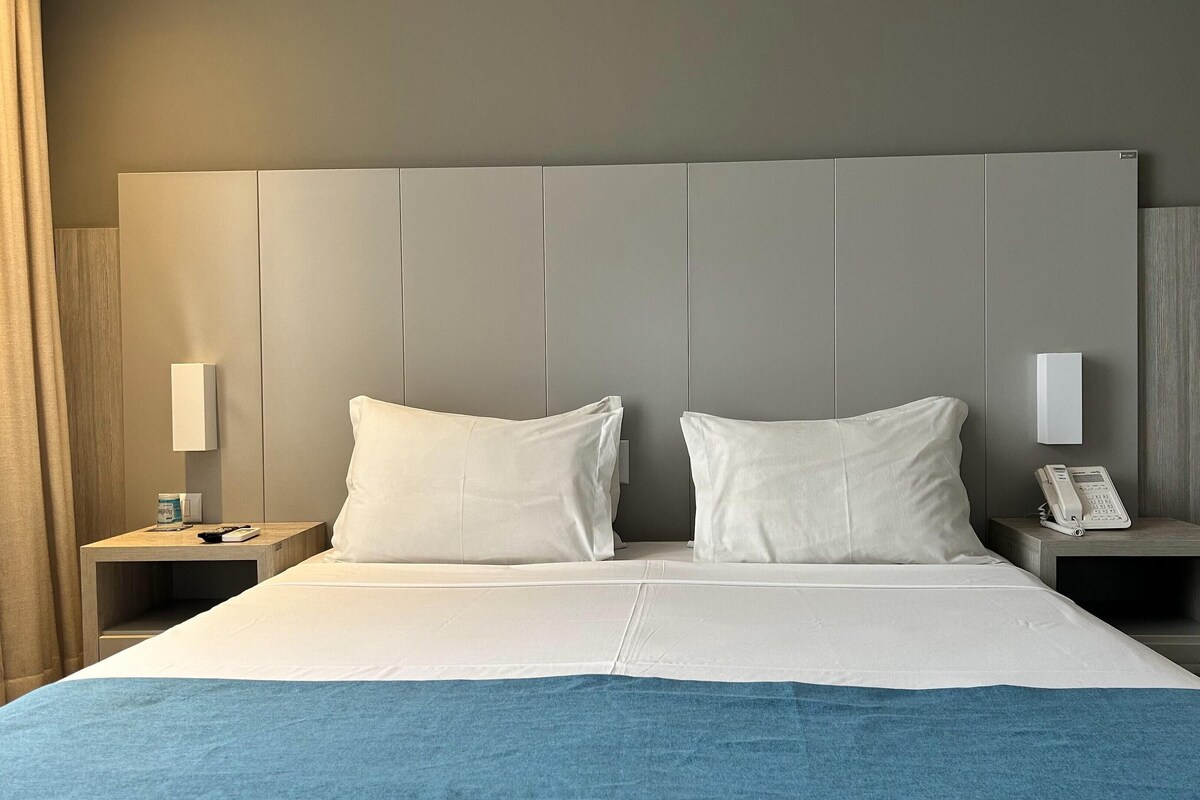 Minibar, in-room safe, desk, free cots/infant beds