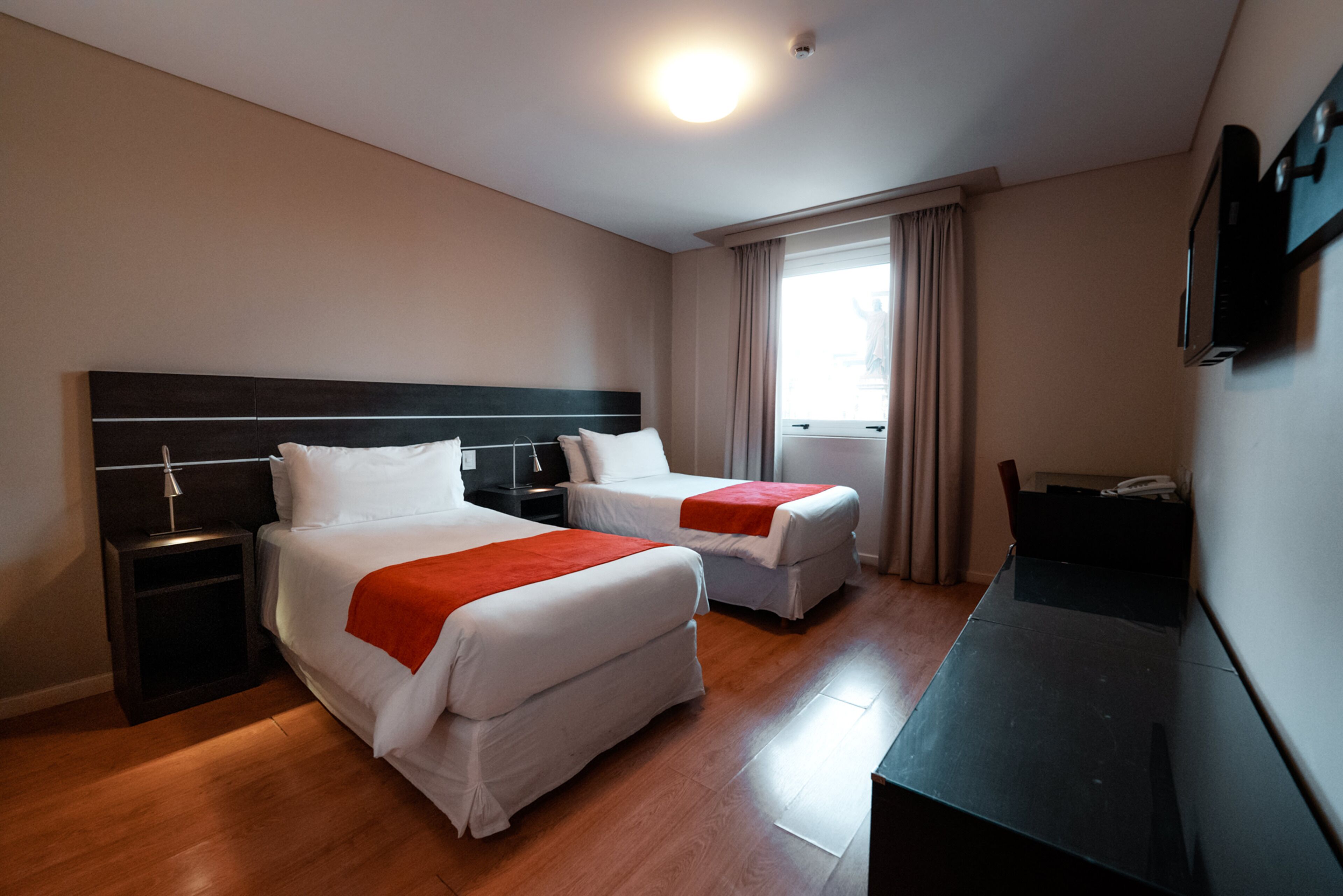 standard room, 2 single beds | 1 bedroom, down duvets, in-room safe, desk