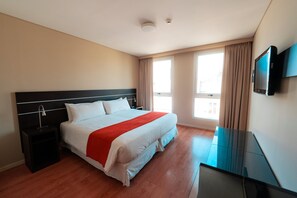 Standard Room, 1 Queen Bed | Down comforters, in-room safe, blackout drapes, soundproofing - Mérit San Telmo by Amérian (Buenos Aires)