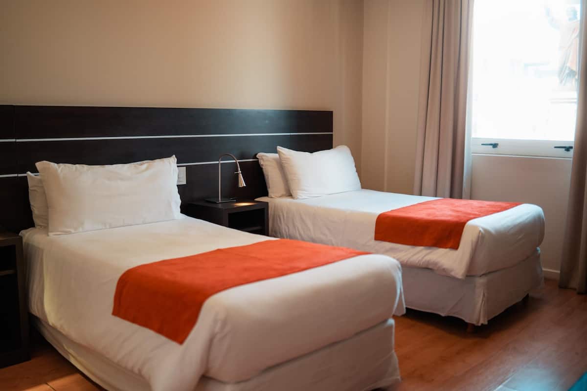 Down duvets, in-room safe, blackout curtains, soundproofing