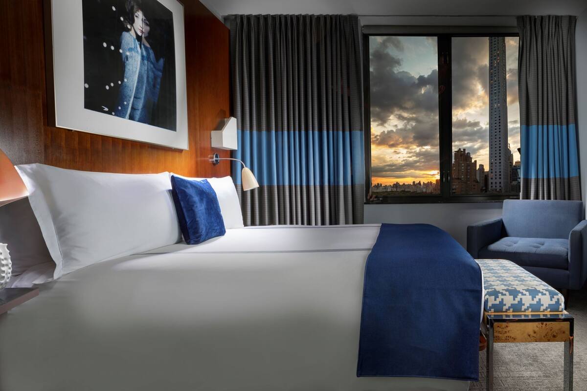 Suite, 1 King Bed with Sofa bed | Premium bedding, pillowtop beds, minibar, in-room safe