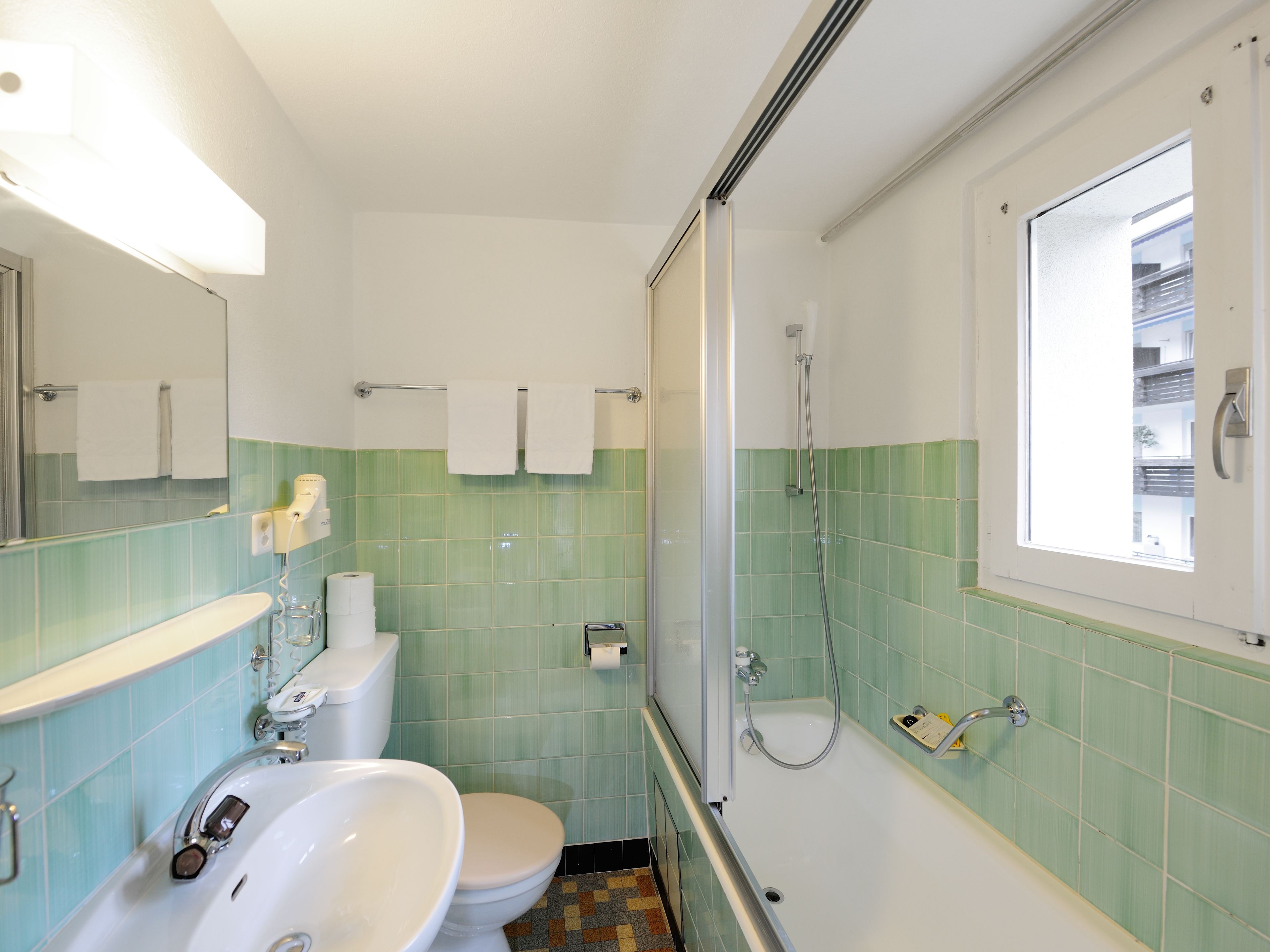 double room | bathroom | free toiletries, hair dryer, towels