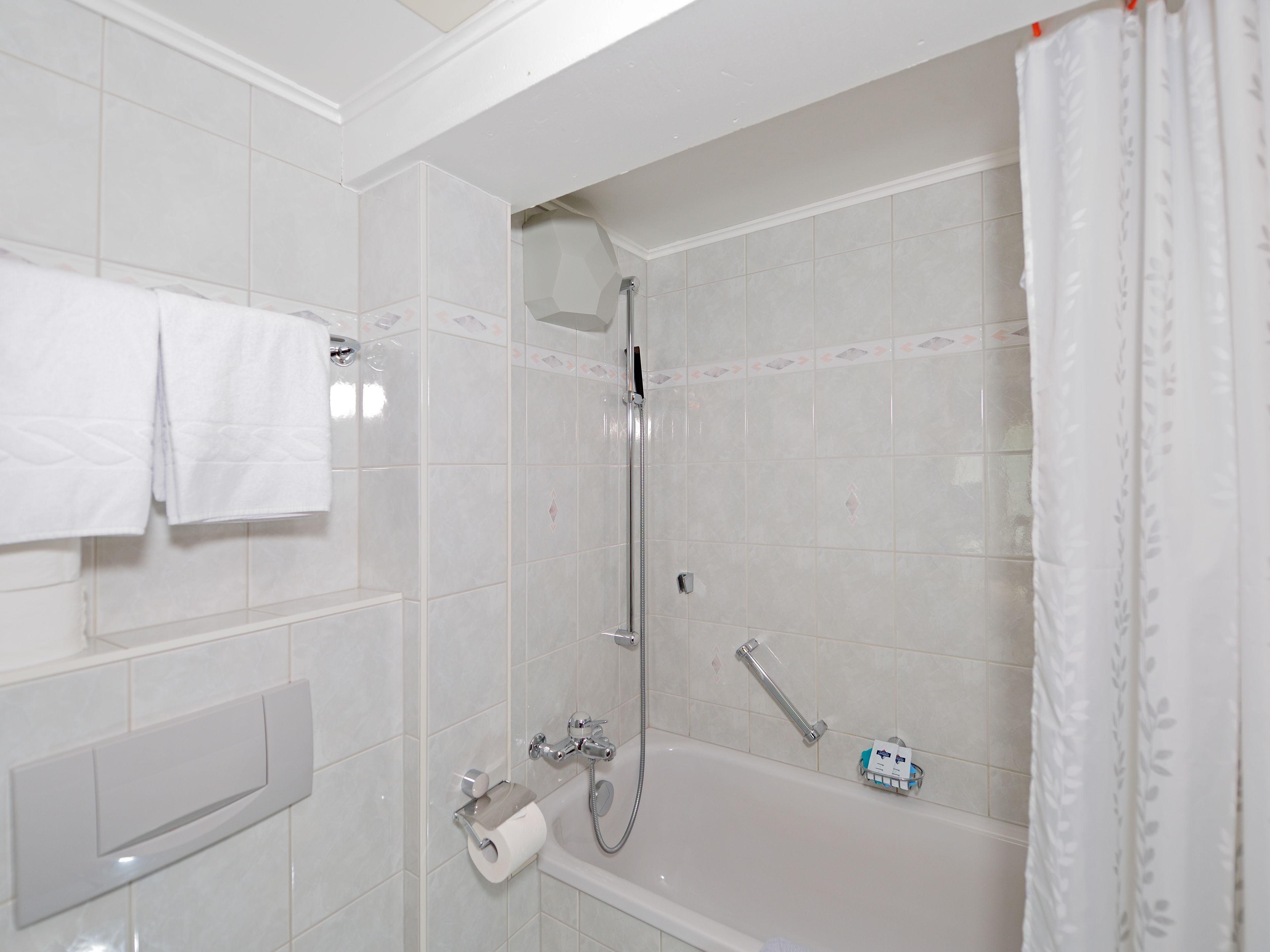 deluxe double room, balcony | bathroom | free toiletries, hair dryer, towels