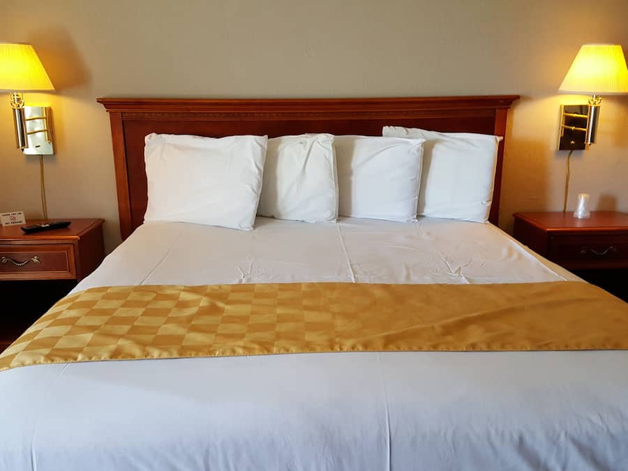 King Room, Refrigerator | Iron/ironing board, free WiFi, bed sheets, wheelchair access