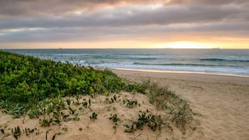 Una spiaggia nelle vicinanze