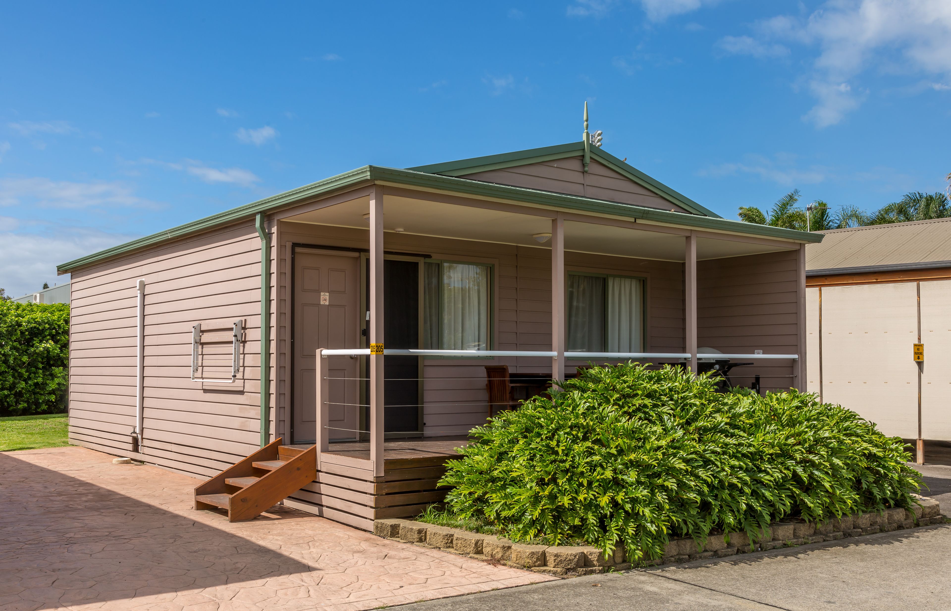 2 bedroom bungalow cabin | terrace/patio