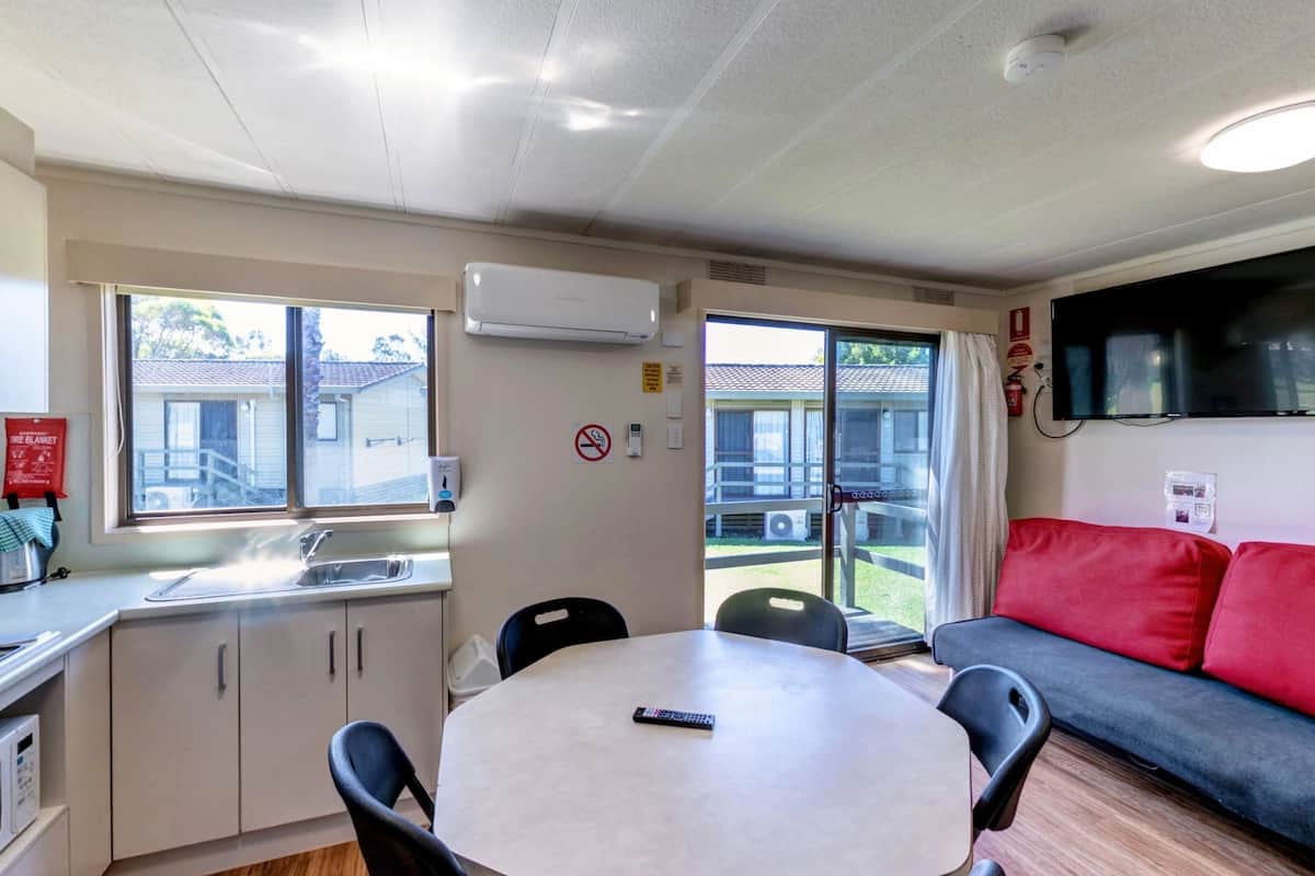 1 Bedroom Air Conditioned Cabin | 1 bedroom, iron/ironing board, free cribs/infant beds, free WiFi