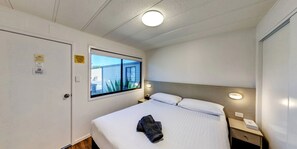 1 Bedroom, Fully Air Conditioned Terrace Apartment Cabin - Wollongong Surf Leisure Resort (Fairy Meadow)