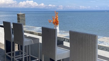 International cuisine, beach views