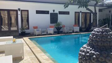 Premium bedding, Tempur-Pedic beds, in-room safe, individually decorated