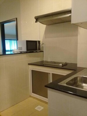 Habitación estándar con 2 camas individuales | Cocina privada | Frigorífico