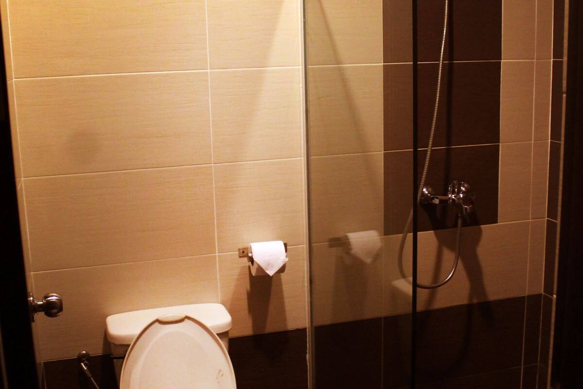 towels, soap, toilet paper