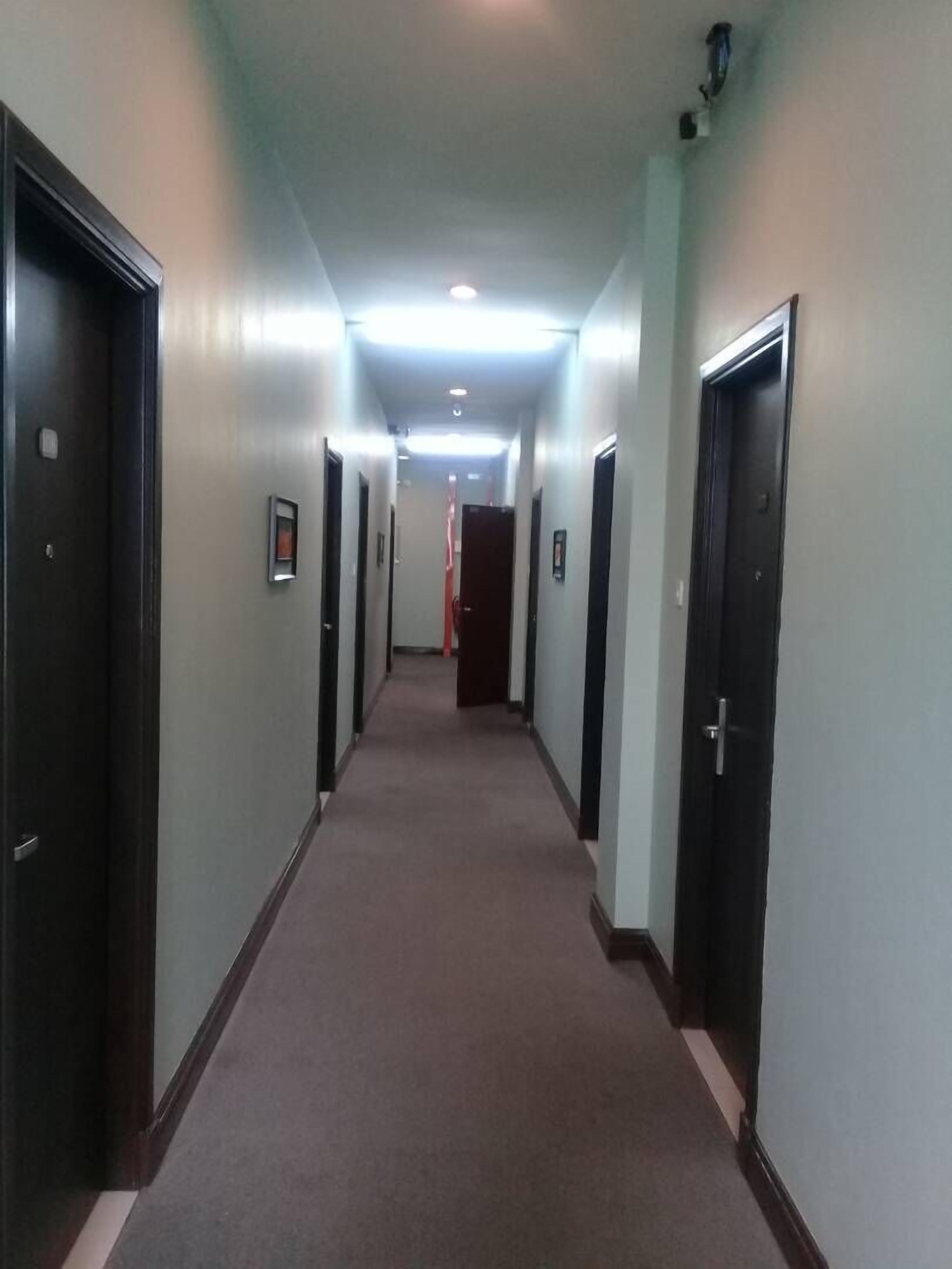 standard twin room | hallway