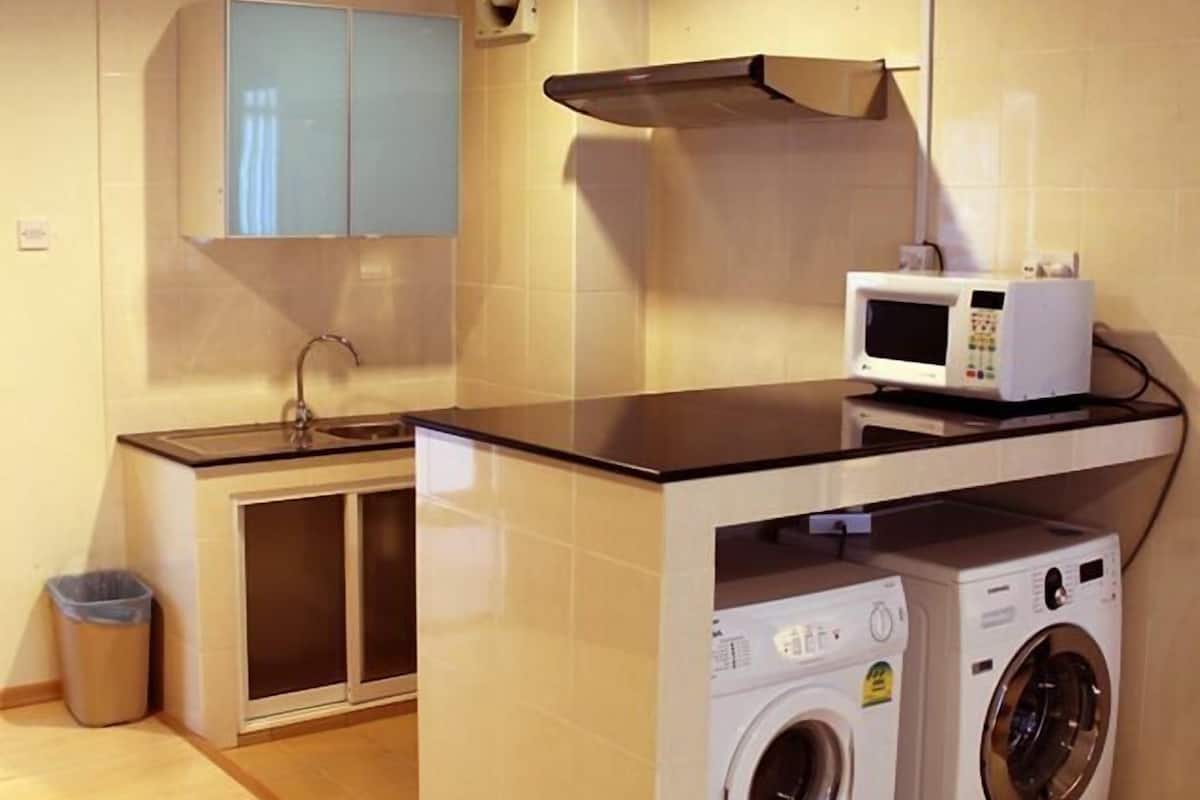 family room, 1 bedroom | 1 bedroom, in-room safe, soundproofing, free wifi