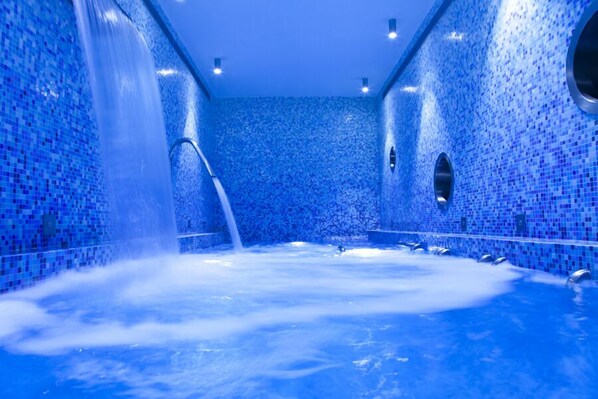 Sauna, hot tub, steam room, body treatments, aromatherapy, body wraps