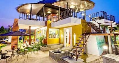 Full House Resort