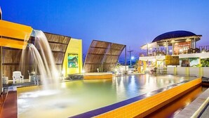 Outdoor pool - Full House Resort (Wiang Pa Pao)