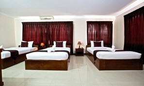 Deluxe Triple Room - Free 02 Way Airport Transfers - Angkor Vattanak Pheap Hotel (Siem Reap)