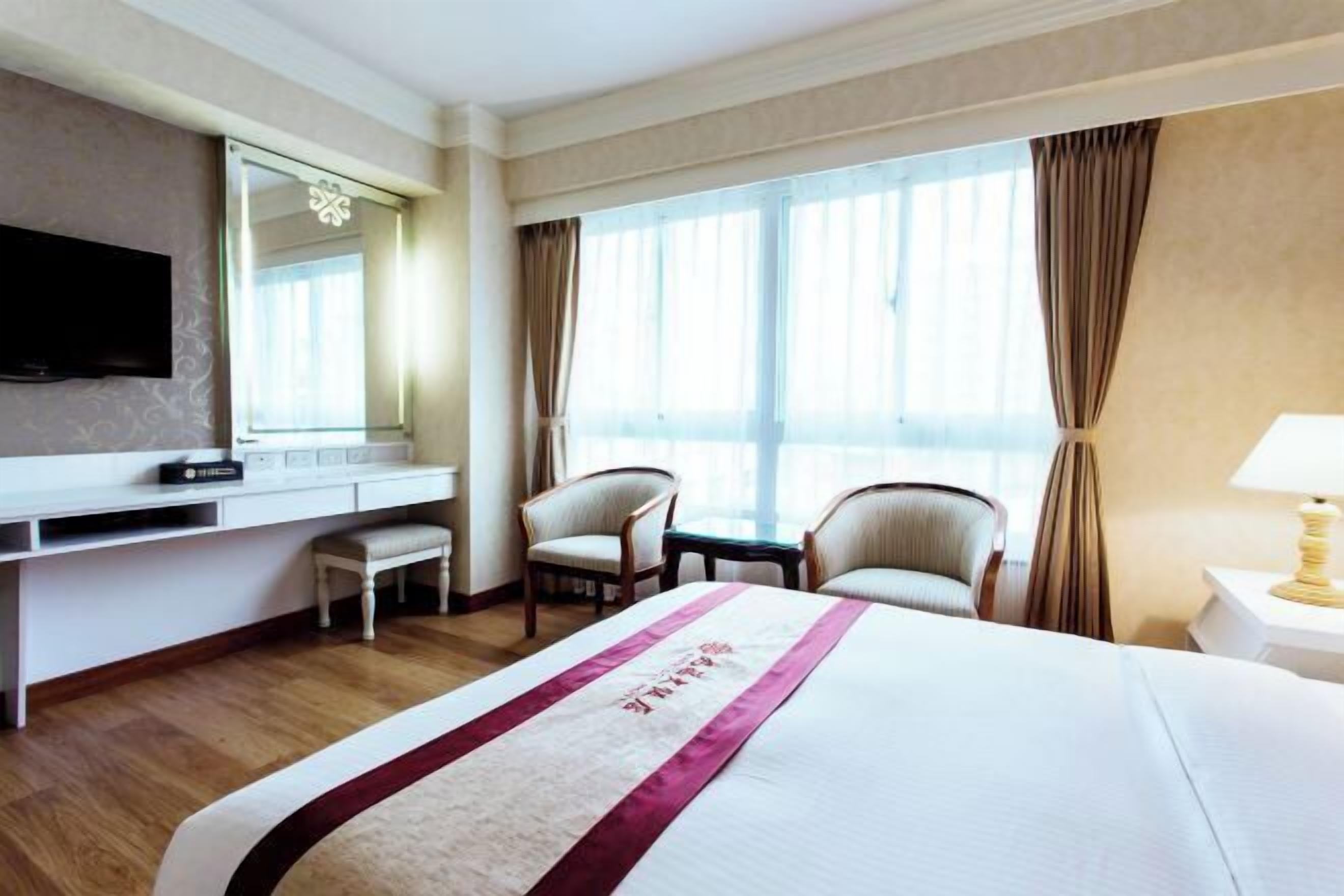 Down comforters, blackout drapes, free WiFi, bed sheets