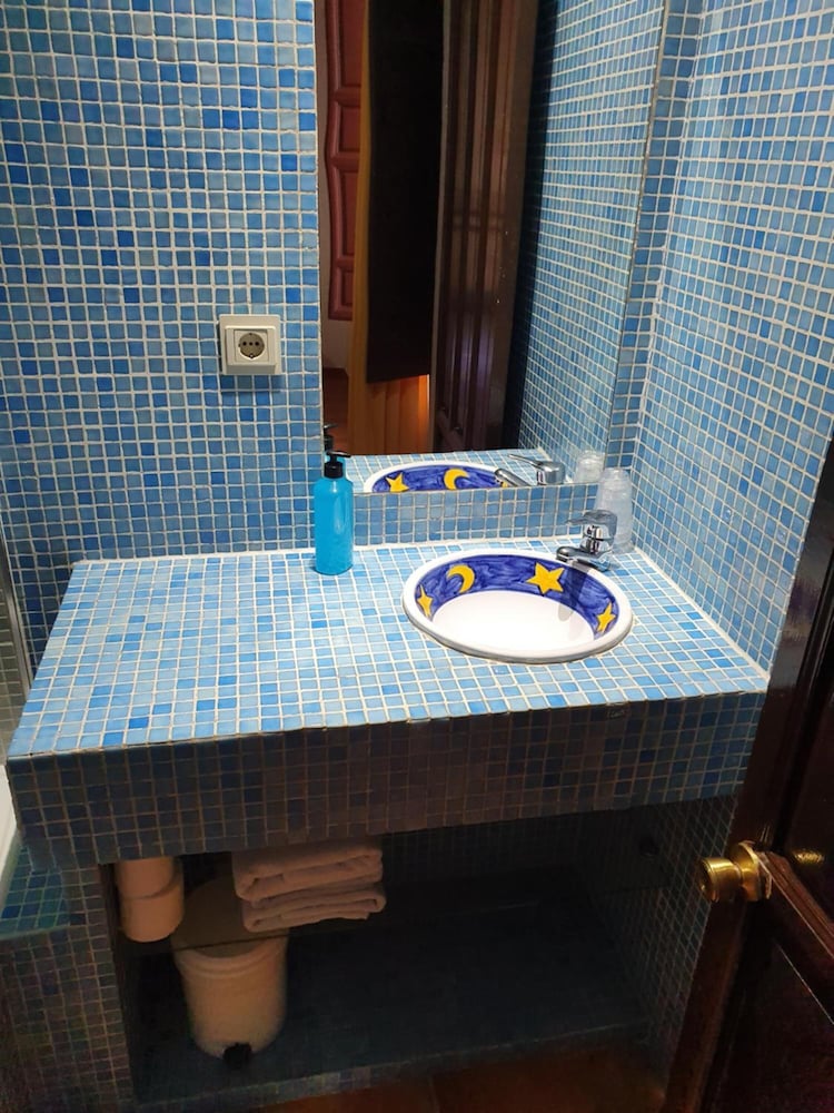 Hostal Arteaga & Baños de Elvira by null