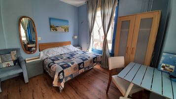 Estudio básico (for 2) | Decoración personalizada y insonorización