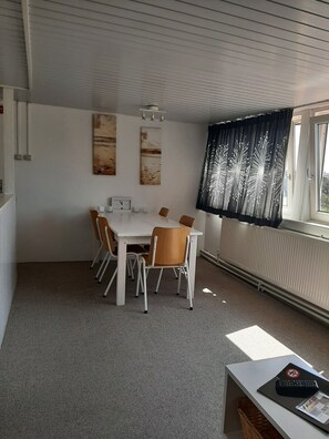 Individually decorated, soundproofing, iron/ironing board - Appartementen Zandvoort (Zandvoort)