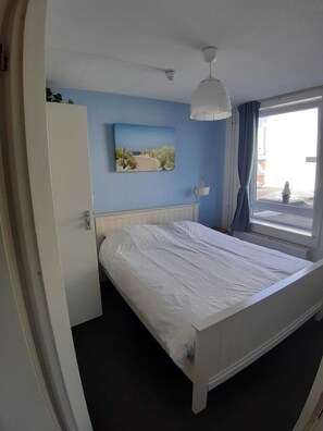 Individually decorated, soundproofing, iron/ironing board - Appartementen Zandvoort (Zandvoort)