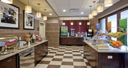 Hampton Inn & Suites Minneapolis West/ Minnetonka