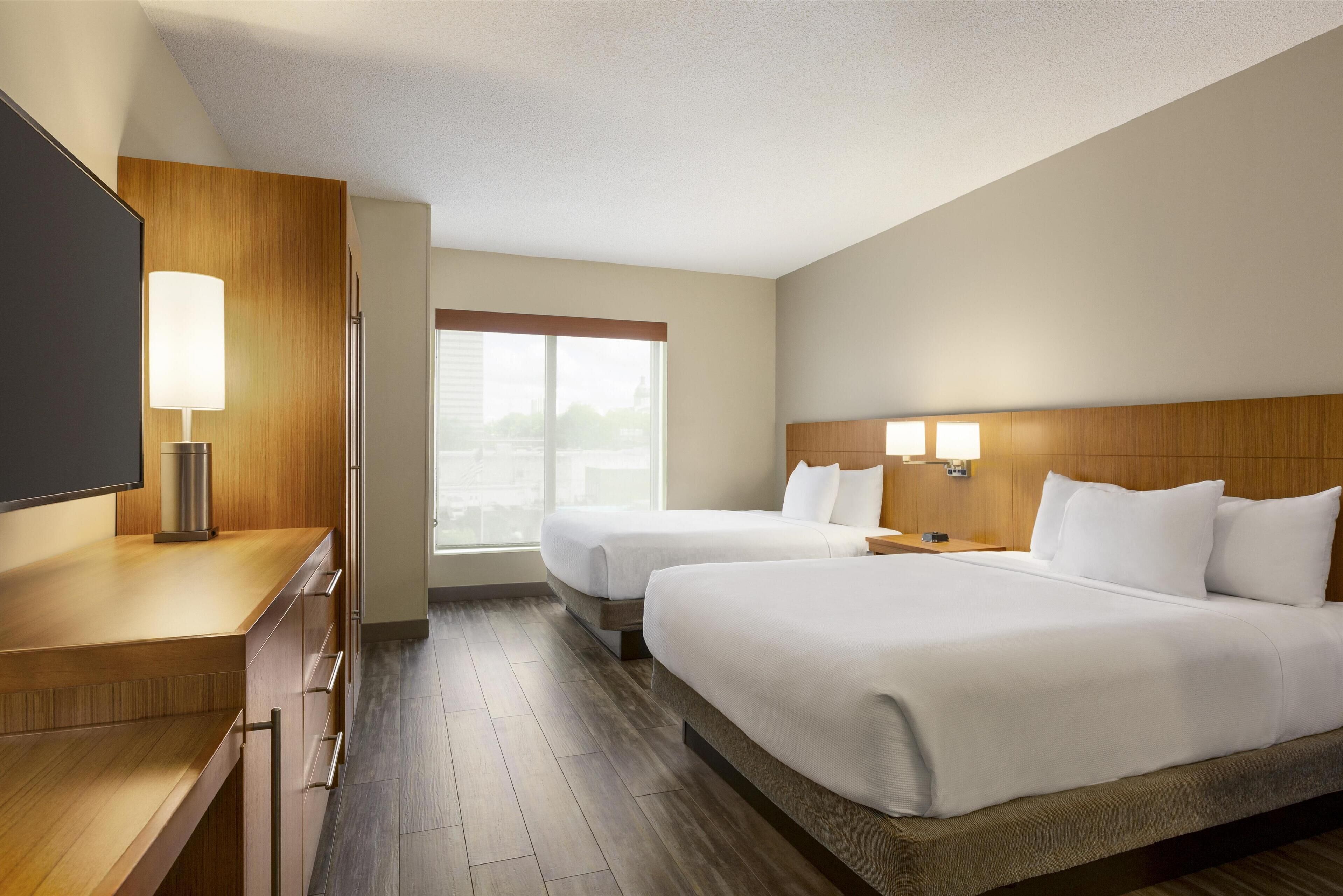 desk, soundproofing, iron/ironing board, free wifi